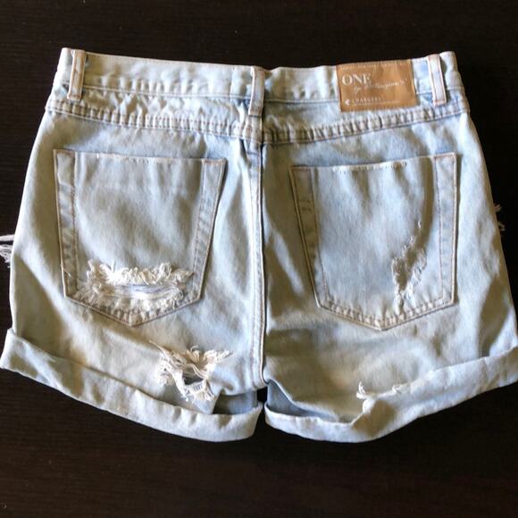 One Teaspoon Womens Light Wash "Chargers" Distressed Cuffed Denim Shorts 24 - Picture 2 of 11